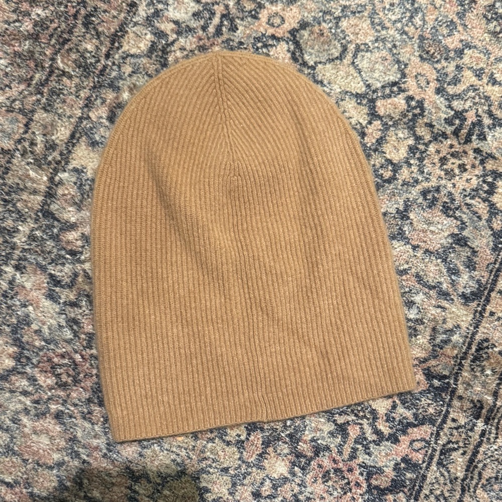 Aritzia Cashmere Ribbed Slouchy Beanie